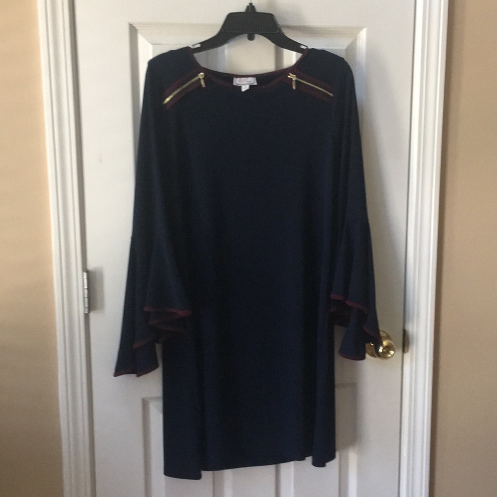 Dress - Picture 2 of 9